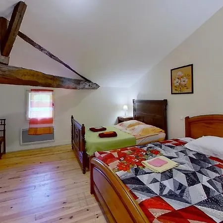 Holiday home Les Bardots Puysserampion