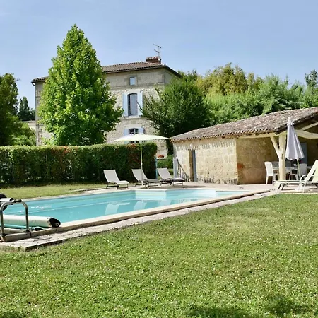 Holiday home Les Bardots Puysserampion